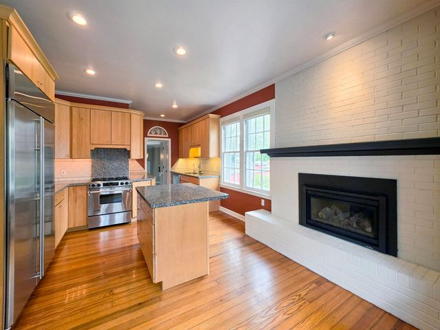 105 Parkwood Court, Bay City, MI 48708