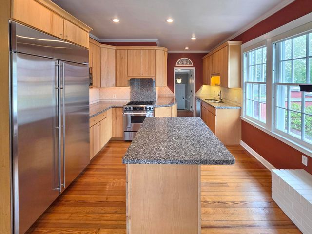 105 Parkwood Court, Bay City, MI 48708