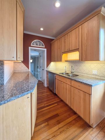 105 Parkwood Court, Bay City, MI 48708