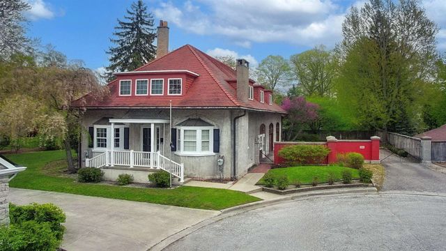 105 Parkwood Court, Bay City, MI 48708