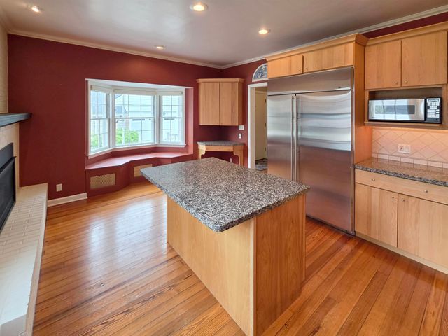 105 Parkwood Court, Bay City, MI 48708