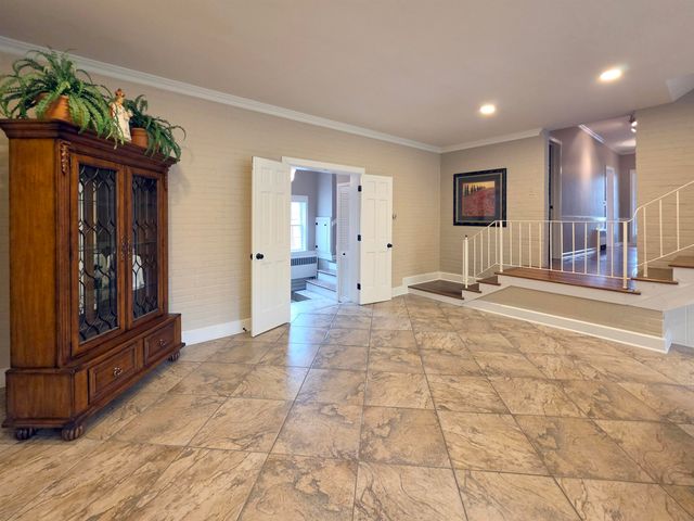105 Parkwood Court, Bay City, MI 48708