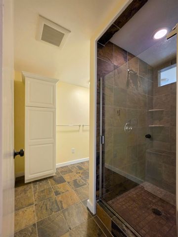 105 Parkwood Court, Bay City, MI 48708