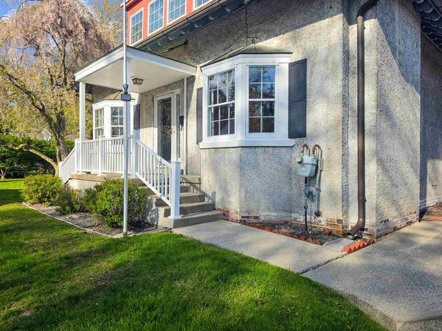 105 Parkwood Court, Bay City, MI 48708