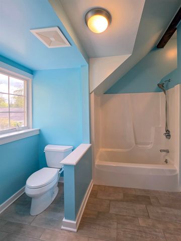 105 Parkwood Court, Bay City, MI 48708