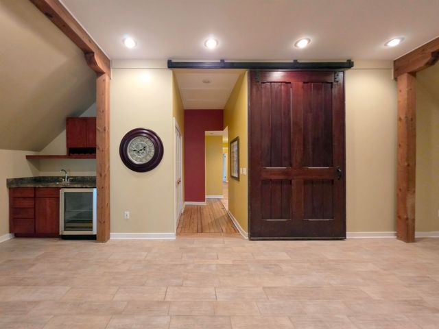 105 Parkwood Court, Bay City, MI 48708