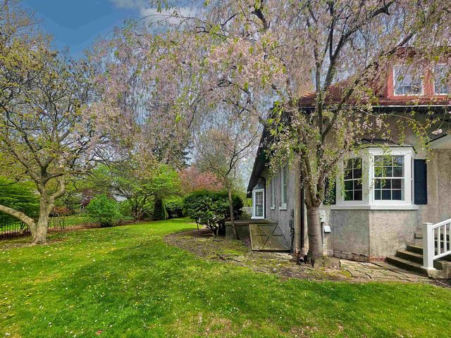 105 Parkwood Court, Bay City, MI 48708