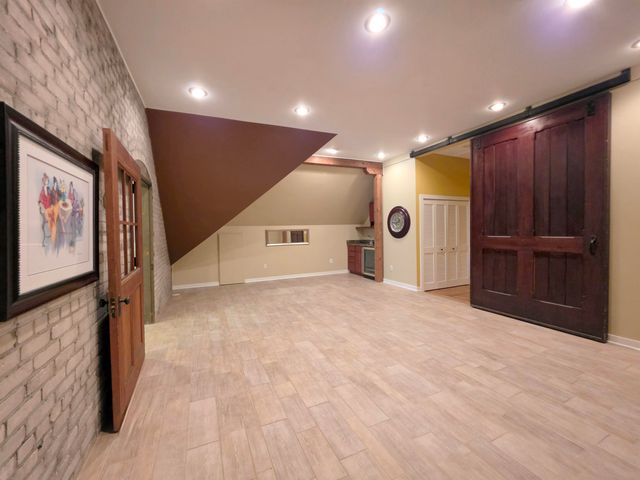 105 Parkwood Court, Bay City, MI 48708