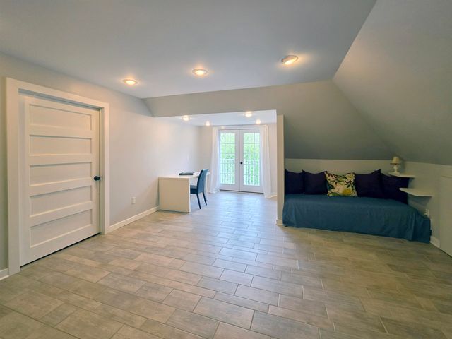 105 Parkwood Court, Bay City, MI 48708