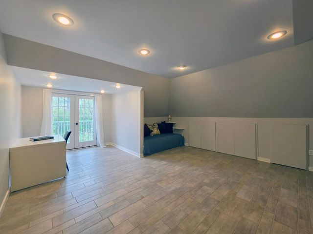 105 Parkwood Court, Bay City, MI 48708