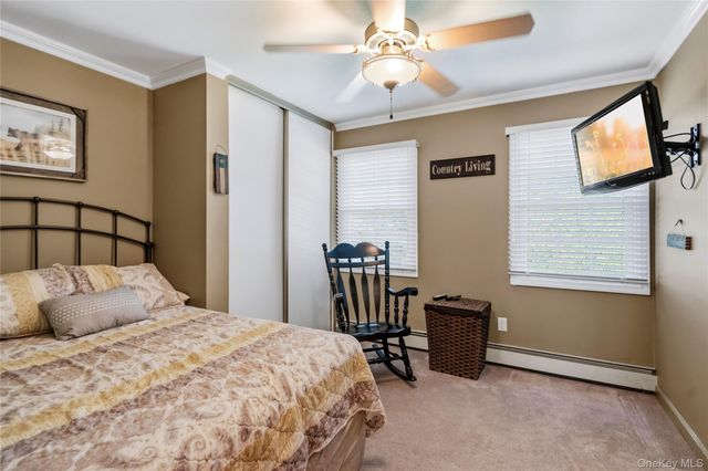 15-17 Park Woods Lane, Kings Park, NY 11754