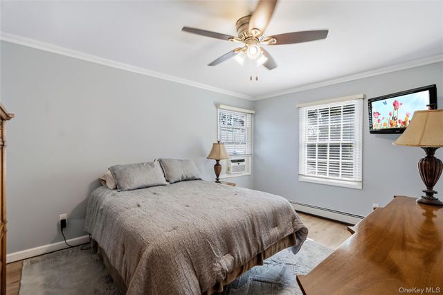 15-17 Park Woods Lane, Kings Park, NY 11754