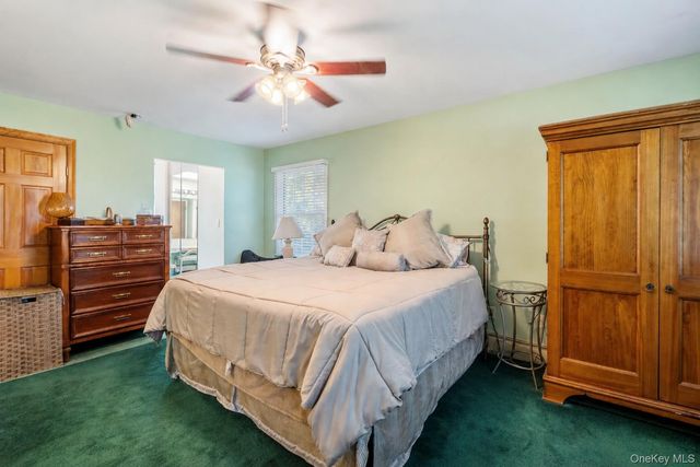15-17 Park Woods Lane, Kings Park, NY 11754