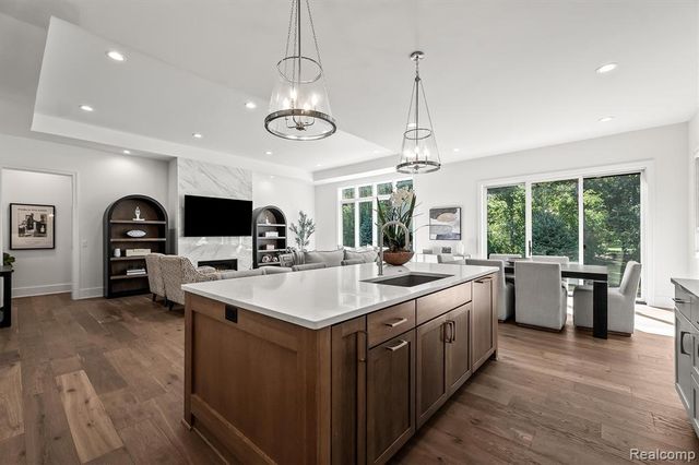 4182 Prescott Park Circle, West Bloomfield, MI 48323