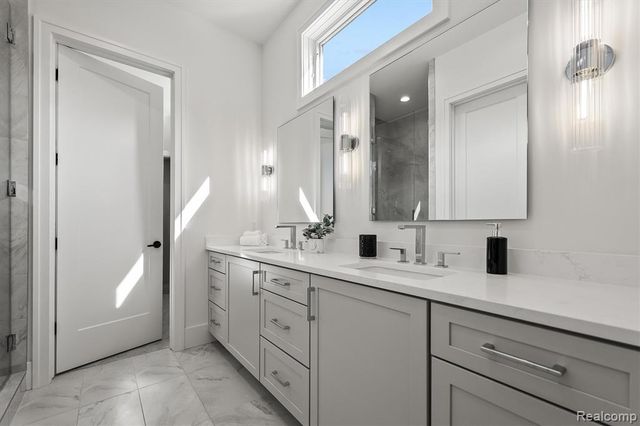 4182 Prescott Park Circle, West Bloomfield, MI 48323