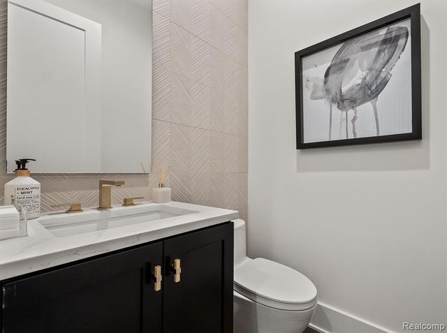4182 Prescott Park Circle, West Bloomfield, MI 48323
