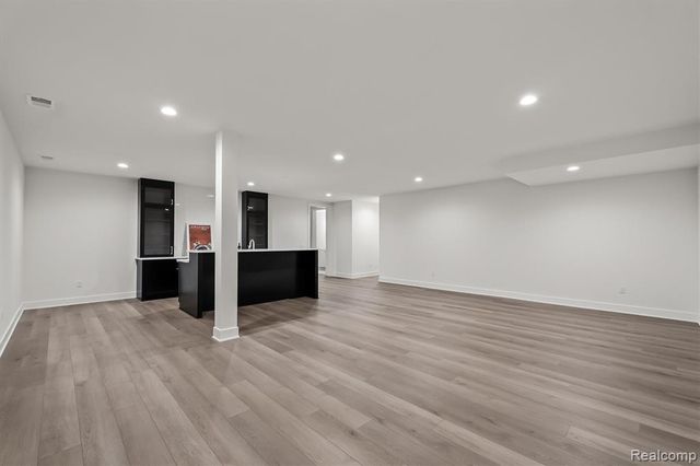 4182 Prescott Park Circle, West Bloomfield, MI 48323