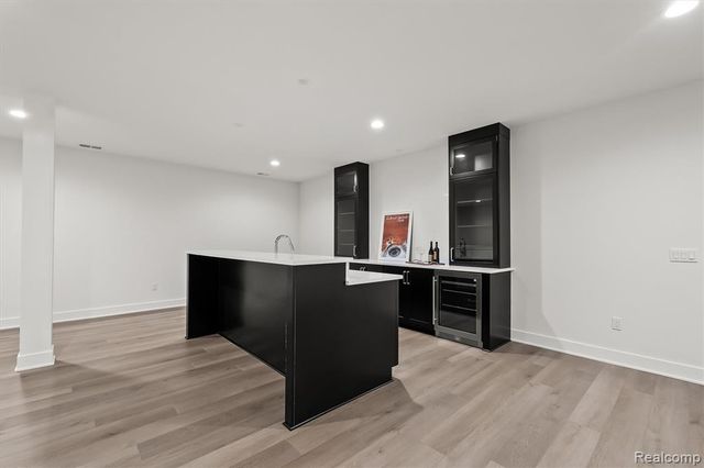 4182 Prescott Park Circle, West Bloomfield, MI 48323