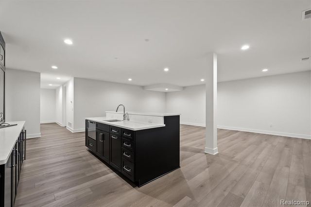 4182 Prescott Park Circle, West Bloomfield, MI 48323
