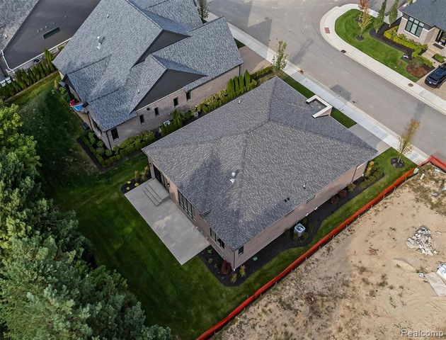 4182 Prescott Park Circle, West Bloomfield, MI 48323
