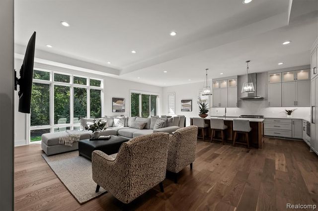 4182 Prescott Park Circle, West Bloomfield, MI 48323