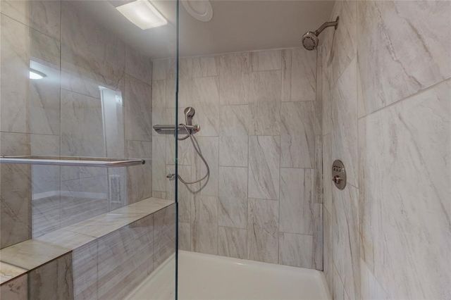 1600 Grinnell Street, Dallas, TX 75216