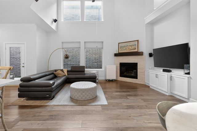 580 Courtyard Lane, Irving, TX 75039