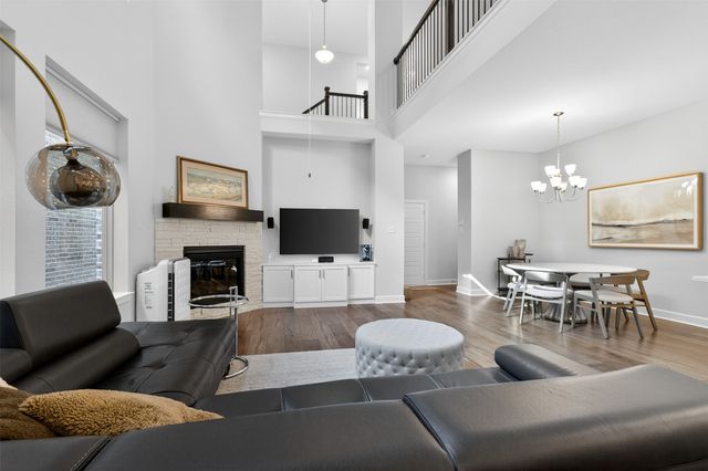 580 Courtyard Lane, Irving, TX 75039