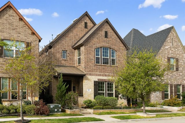 580 Courtyard Lane, Irving, TX 75039