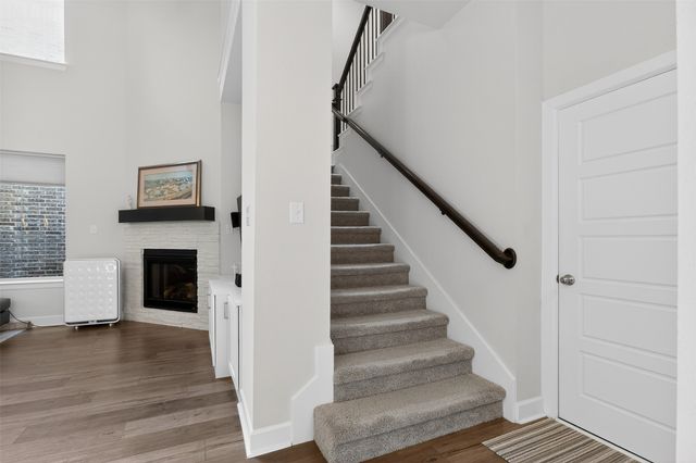 580 Courtyard Lane, Irving, TX 75039