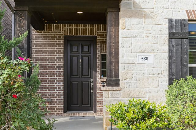 580 Courtyard Lane, Irving, TX 75039