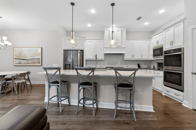 580 Courtyard Lane, Irving, TX 75039