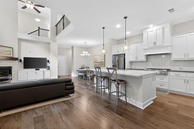 580 Courtyard Lane, Irving, TX 75039