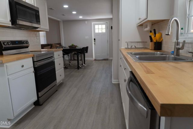 111 Buckingham Avenue, Fayetteville, NC 28301