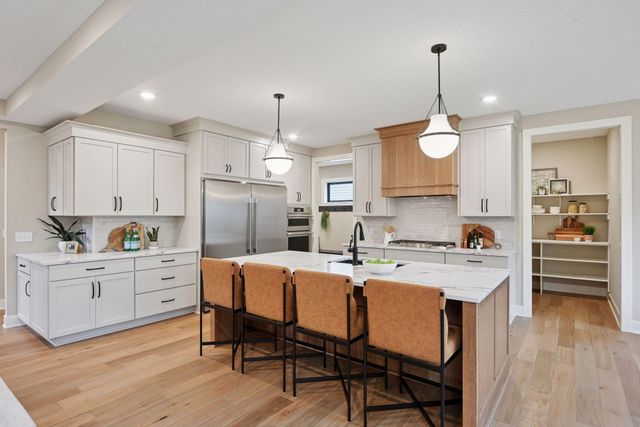 5920 Wooddale Avenue, Edina, MN 55424