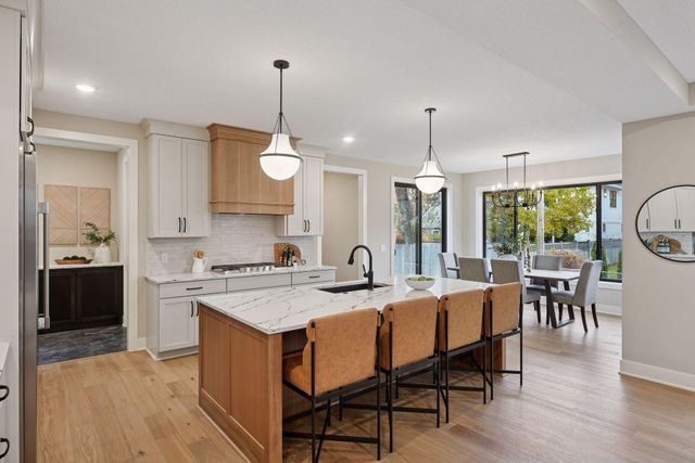 5920 Wooddale Avenue, Edina, MN 55424