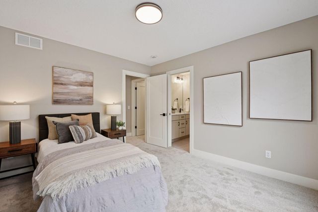 5920 Wooddale Avenue, Edina, MN 55424