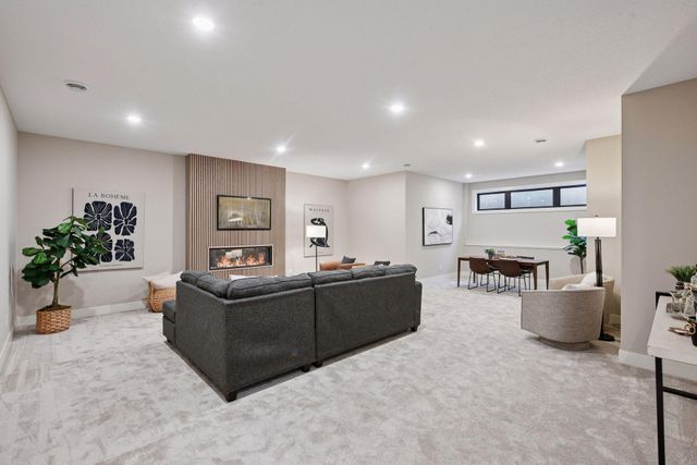 5920 Wooddale Avenue, Edina, MN 55424