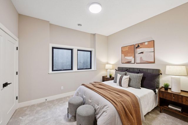 5920 Wooddale Avenue, Edina, MN 55424