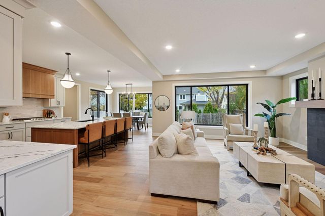 5920 Wooddale Avenue, Edina, MN 55424