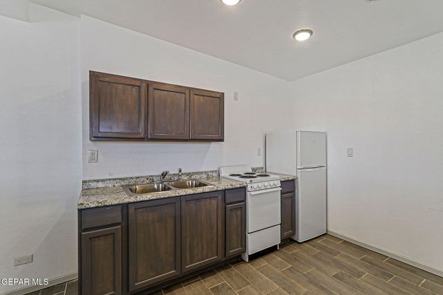 7921 Lirio Road B, El Paso, TX 79915