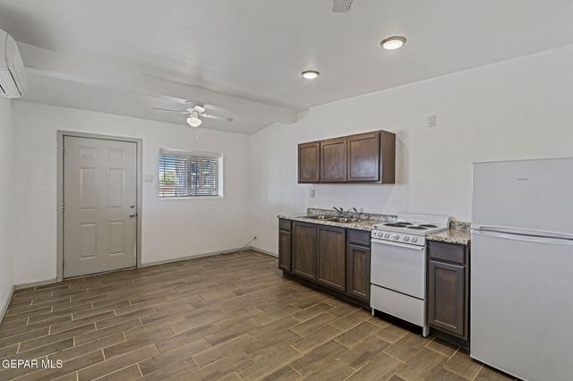 7921 Lirio Road B, El Paso, TX 79915