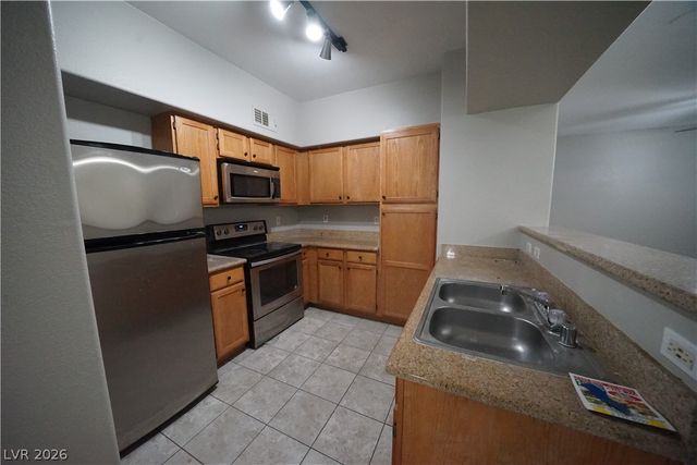 7255 West Sunset Road 1121, Las Vegas, NV 89113