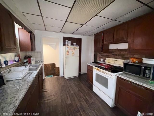 12566 Duchess Street, Detroit, MI 48224