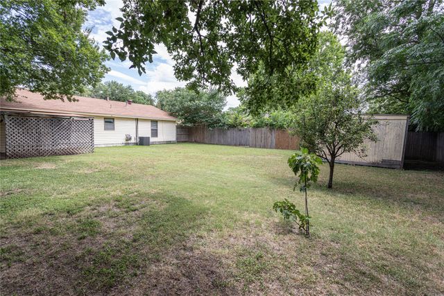 5224 Shackleford Street, Fort Worth, TX 76119