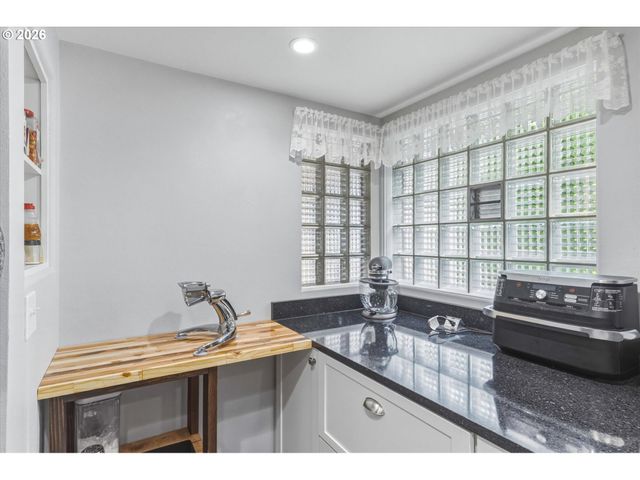 201 CARROLL Rd, Kelso, WA 98626