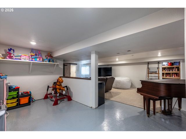 201 CARROLL Rd, Kelso, WA 98626