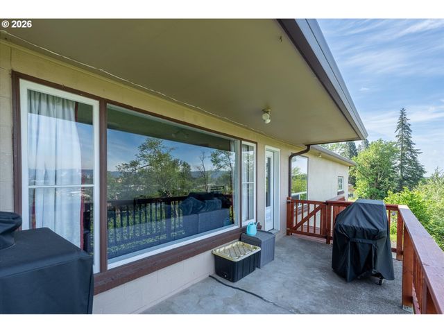 201 CARROLL Rd, Kelso, WA 98626