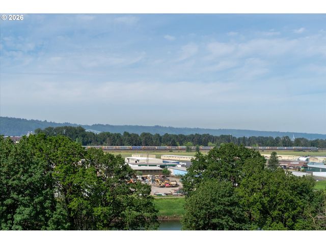 201 CARROLL Rd, Kelso, WA 98626