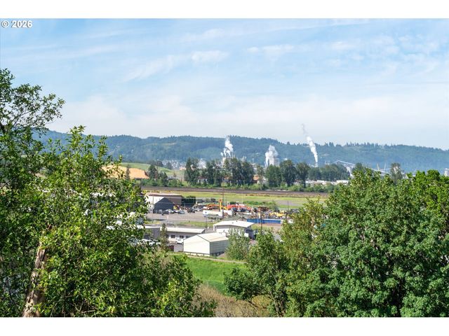 201 CARROLL Rd, Kelso, WA 98626